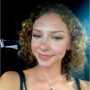 Meet your Posher, Mikaela